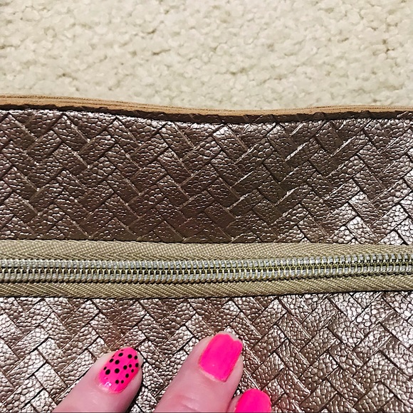 🆕🔥BATH&BODY WORKS BEAUTIFULLY COLORED BRONZE/GOLD WEEKENDER BAG!! MSRP 45$NWT - Picture 9 of 12